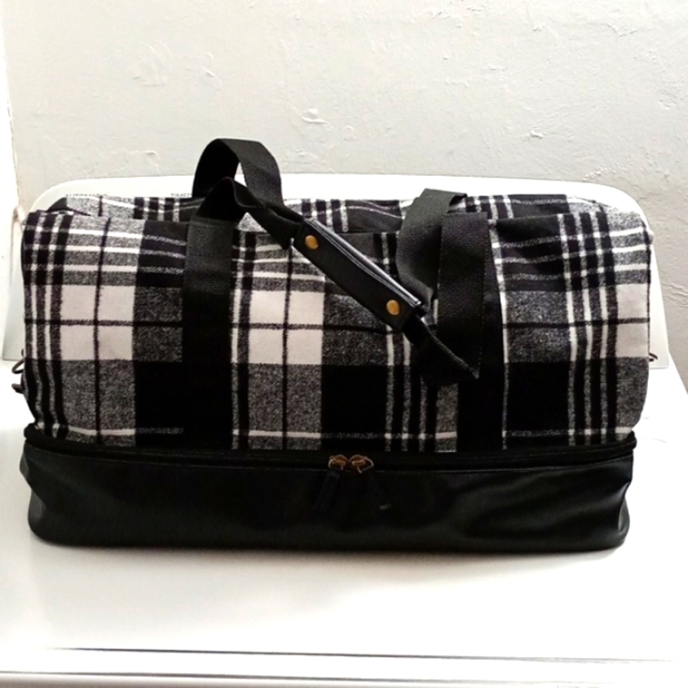 NEW Weekender Bag Black White Plaid DSW